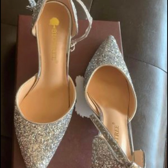 Brand new Silver Heels - Picture 7 of 7